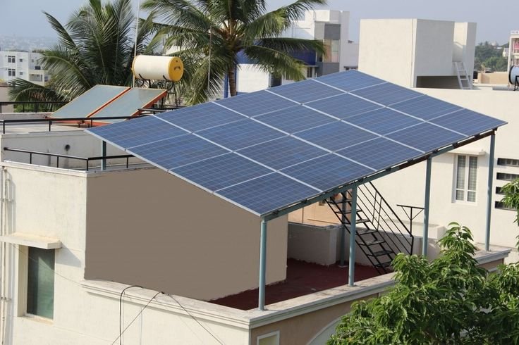 High-impact wide-angle view of a solar farm